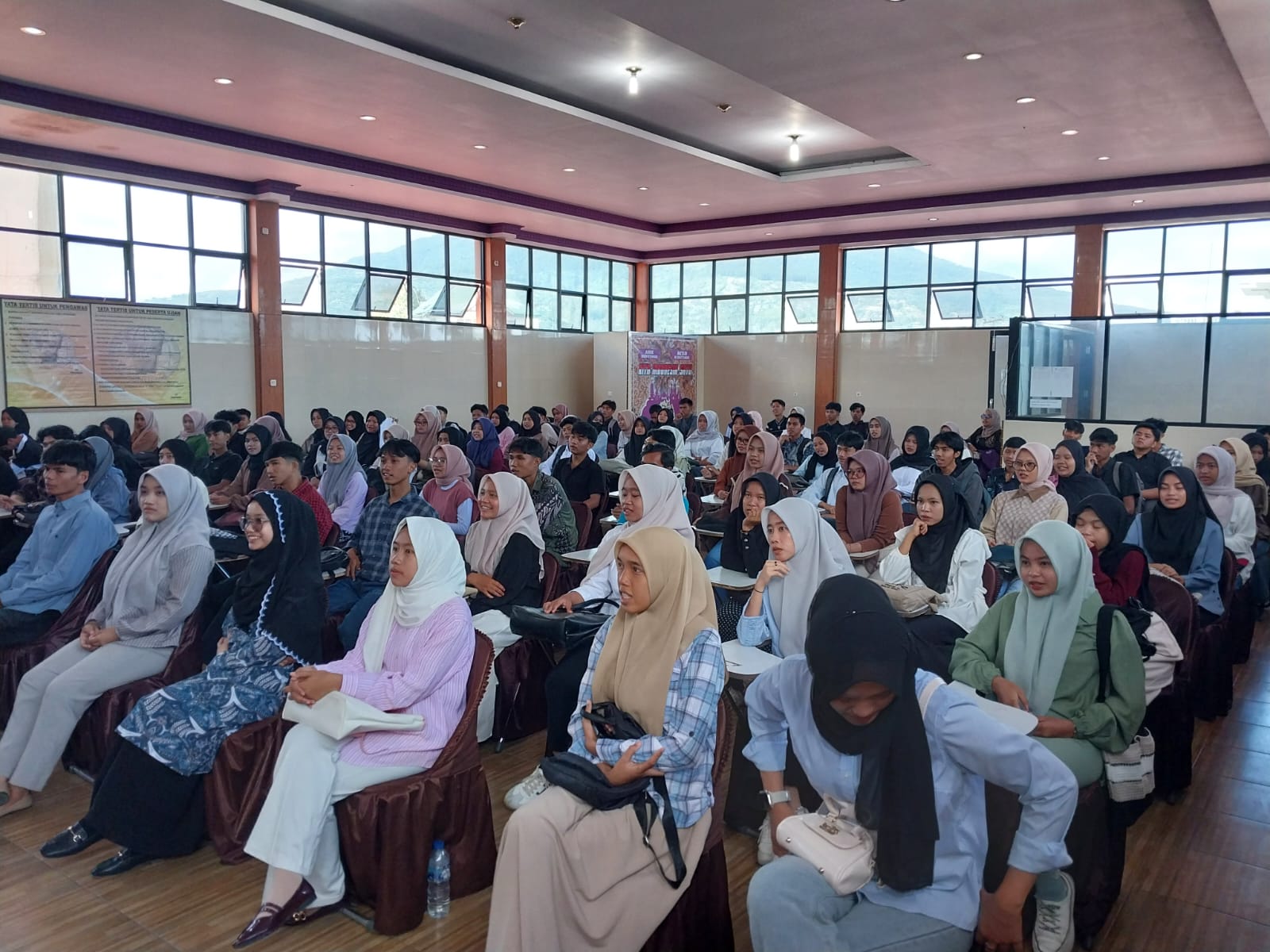 Kegiatan di Aula Kampus